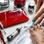 scopri i segreti di una nail artist su perché la tua nail art sui piedi dura solo 3 giorni e impara come farla durare più a lungo con i suoi consigli esperti.